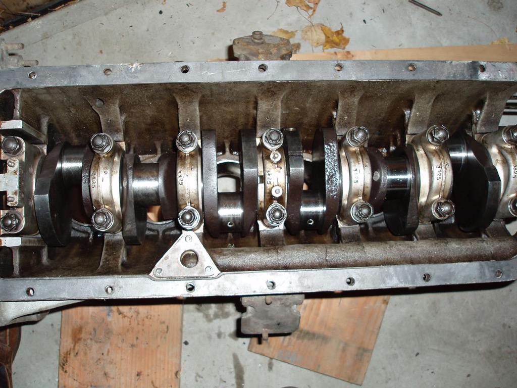 2600 spare Engine crank.jpg