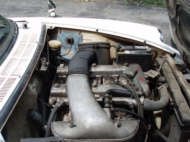 Engine Bay - newer 1750 with original 1600 parts.jpg