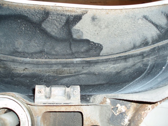 Rear Tire well looking up..jpg