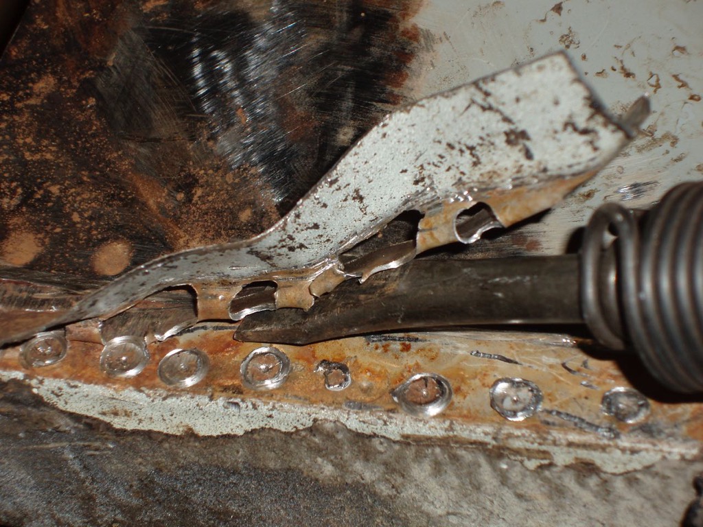 Rail-backed Floor section removal Lifting strip.JPG.jpg