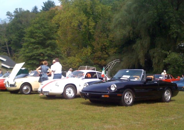 Alfas at the Washington Depot Show 9-14-08.jpg