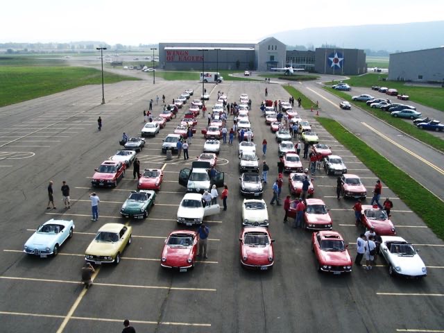 Watkins Glen Alfas 2005.jpg